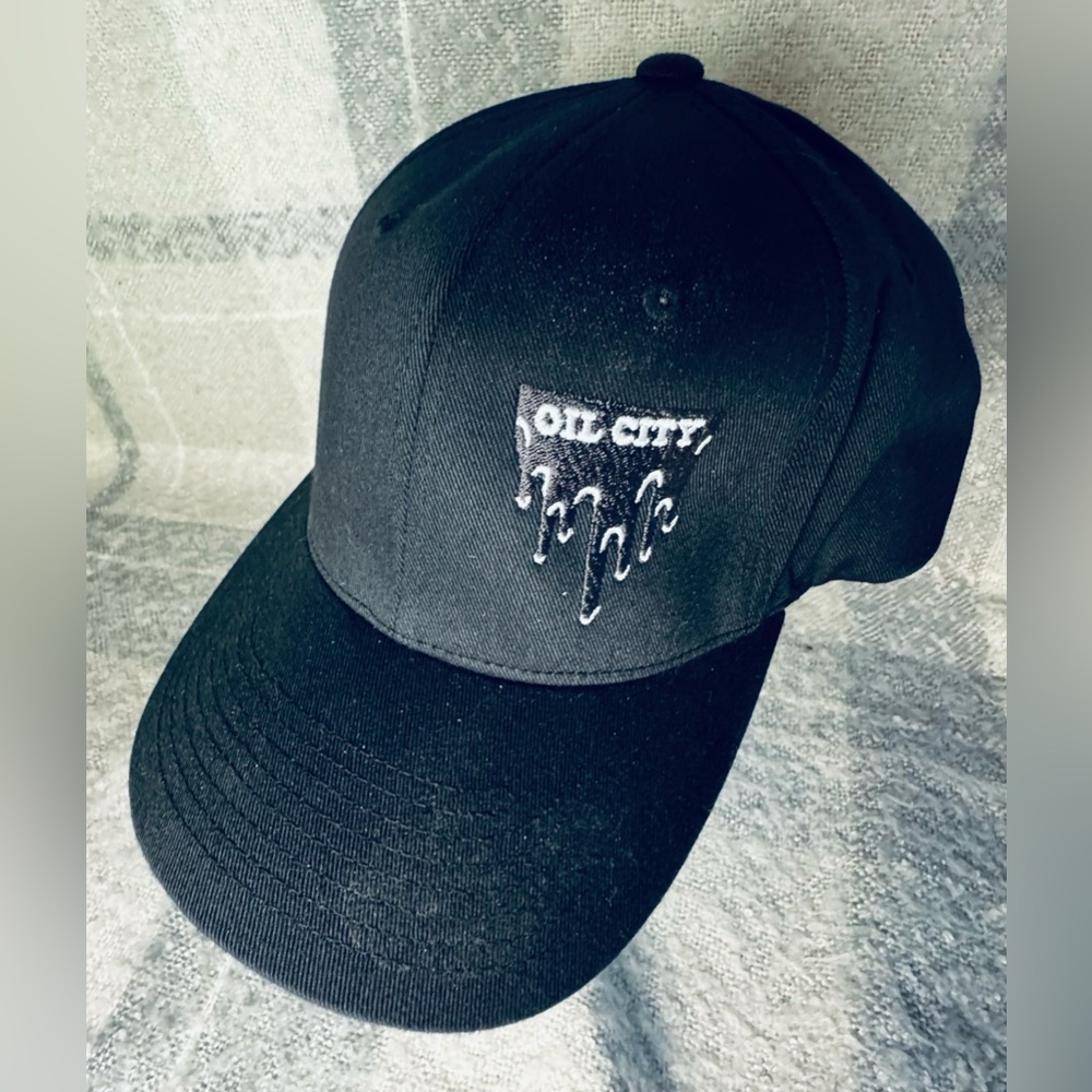 Men’s Black Baseball Cap Oil City Drip Logo NWOT